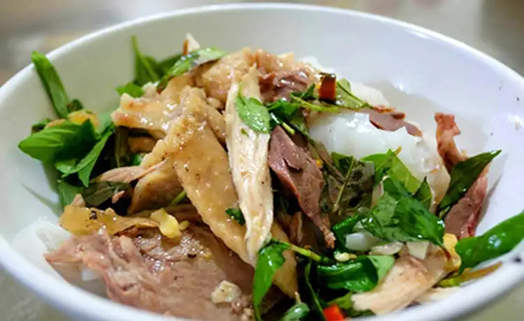 Những quán bánh ướt lòng gà đáng thử ở Đà Lạt